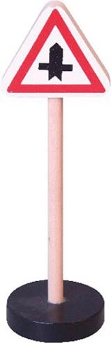 Leseni prometni znak – glavna in stranska cesta