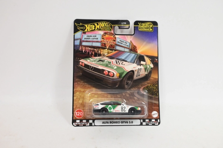 Hot Wheels Premium Alfa Romeo GTV6 3.0 zbirateljski model