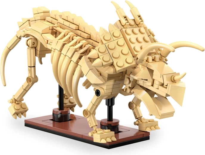 CaDA fosil dinozavra Triceratops v merilu 1:33 iz gradbenih kock