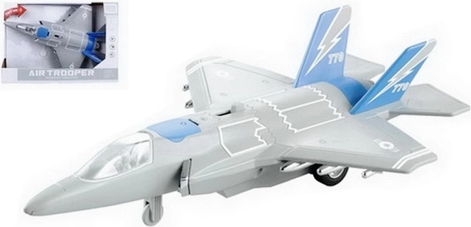 Vojaško letalo z lučmi in zvoki