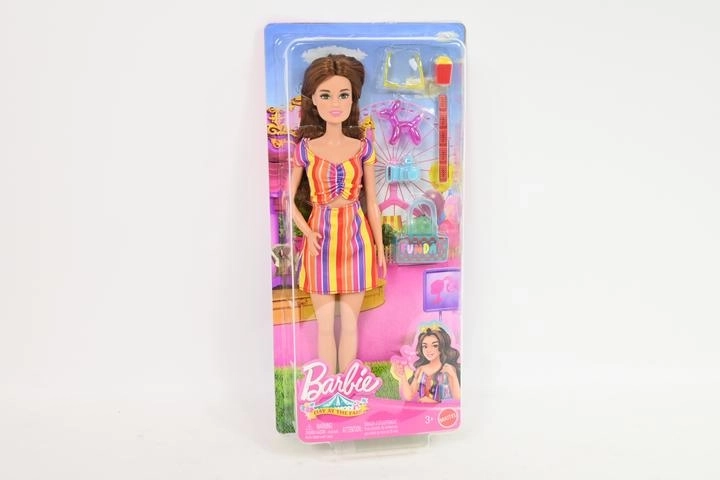Barbie – dan na sejmu (komplet z dodatki)