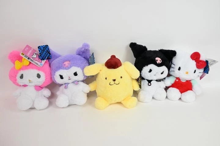 Hello Kitty Fluffy plišasta igrača 18 cm