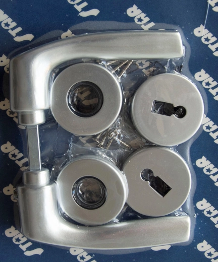 Rozetno vratno okovje MONET, ključ, srebrni eloks