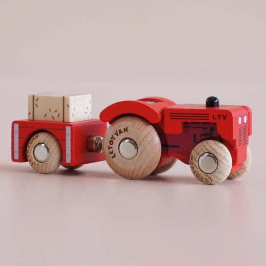 Leseni traktor s prikolico Tilly, Le Toy Van