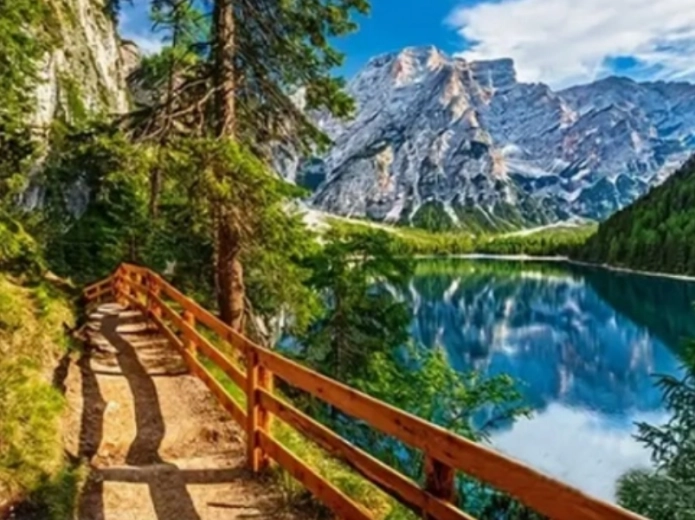 Diamantno slikanje – pot ob gorskem jezeru 30 × 40 cm