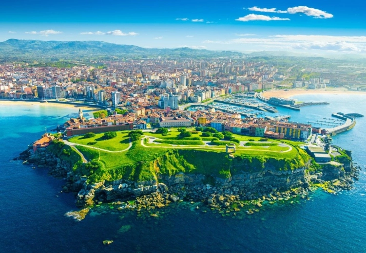 Sestavljanka Pogled na Gijón v Španiji 1000 kosov