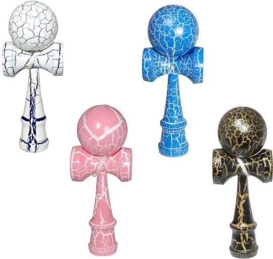 Kendama – tradicionalna japonska lesena igrača, barvni miks