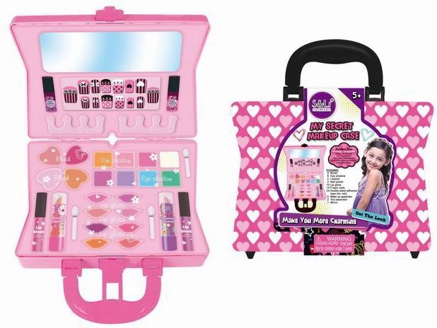 Kovček za ličila in manikiro s pripomočki