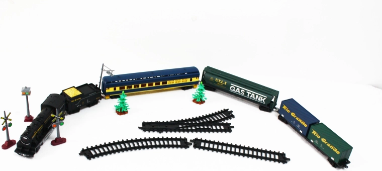 Električna vlakovna proga – parna lokomotiva z lučjo, zvokom in vagoni na baterije