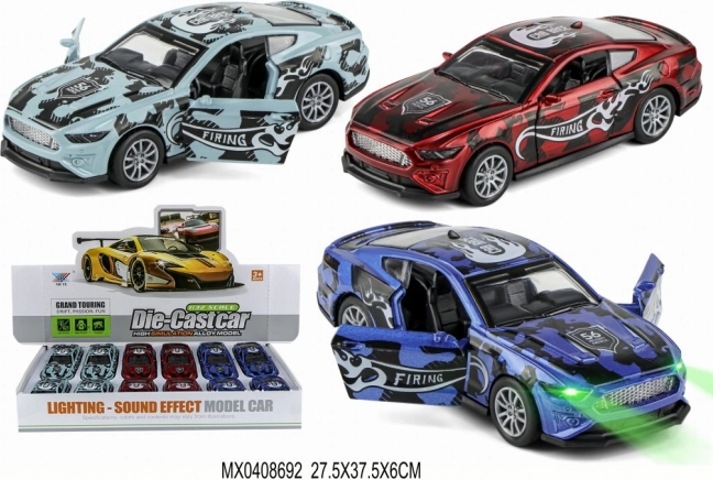 kovinski dirkalni avtomobilček 1:32 z odpirajočimi vrati in lučjo