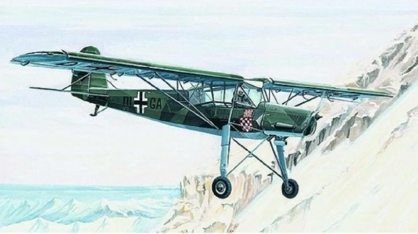 Fieseler FI-156 Storch Model 13.8 × 19.6 cm in a 25 × 14.5 × 4.5 cm Box