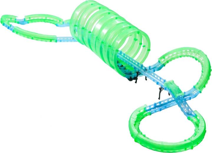 Svetleča dirkalna proga v temo, 85 delov
