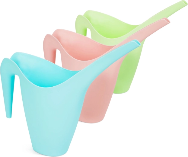 Oblikovana plastična zalivalka za zalivanje 1,6 l – 1 kos