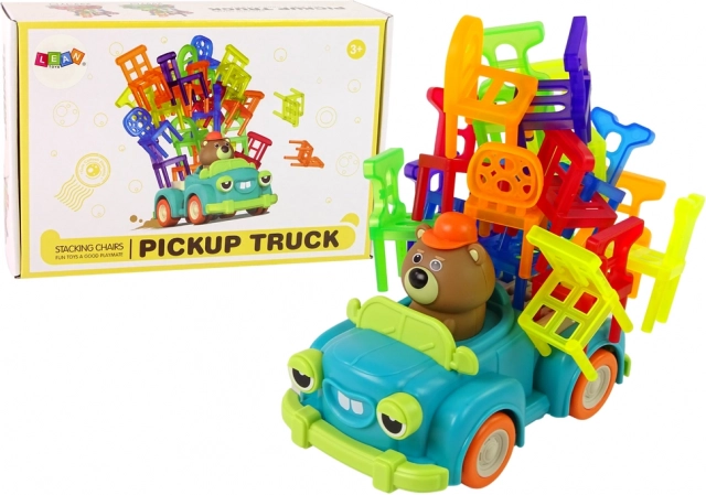 Spretnostna igra padajoči stolčki s premikajočim se avtomobilčkom