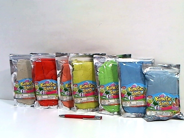 Kinetični pesek 500 g, mešanica barv – 1 kos