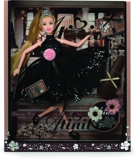 Punčka v elegantni obleki z dodatki, 28 cm