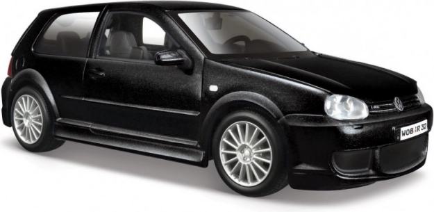 Kompozitni model VOLKSWAGEN Golf R32 v črni barvi 1:24