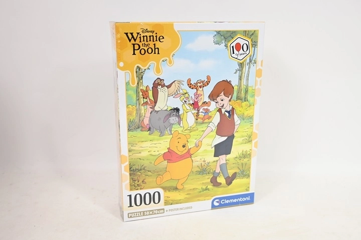 Clementoni sestavljanka Disney Medvedek Pu 1000 kosov