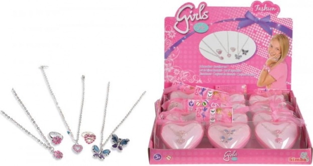 Prstan in ogrlica v srčkastem zaboju