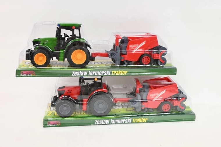 Traktor s kmetijskim strojem