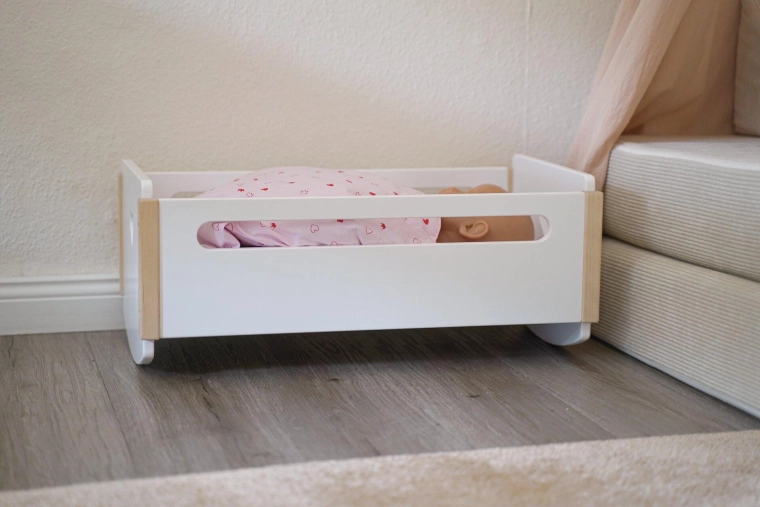 Doll Cradle with Heart Goki