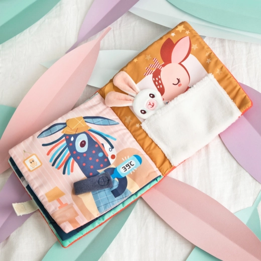 Lilliputiens fabric activity book with comforter – Stella the Fawn
