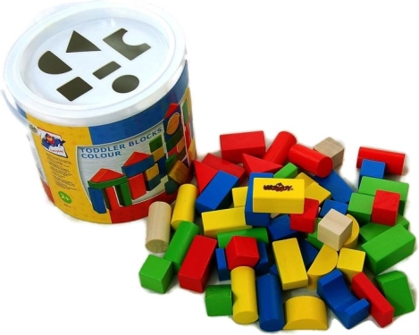 Lesene kocke za malčke v vedru s sortirnikom