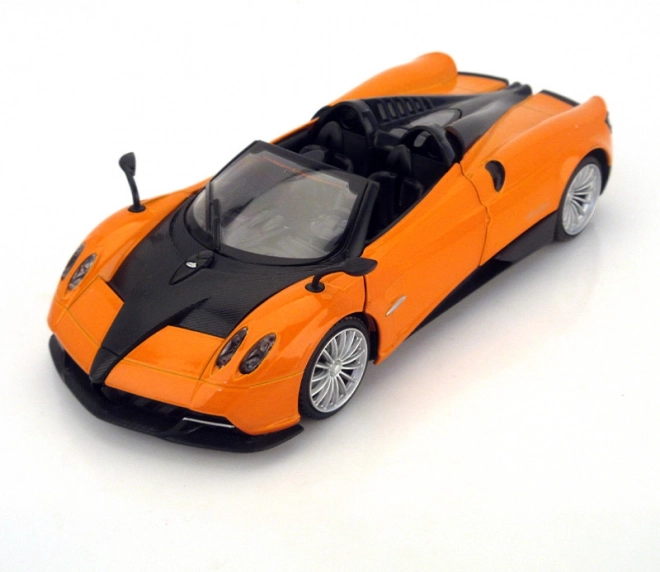 Model avtomobila Pagani Huayra Roadster 1:24