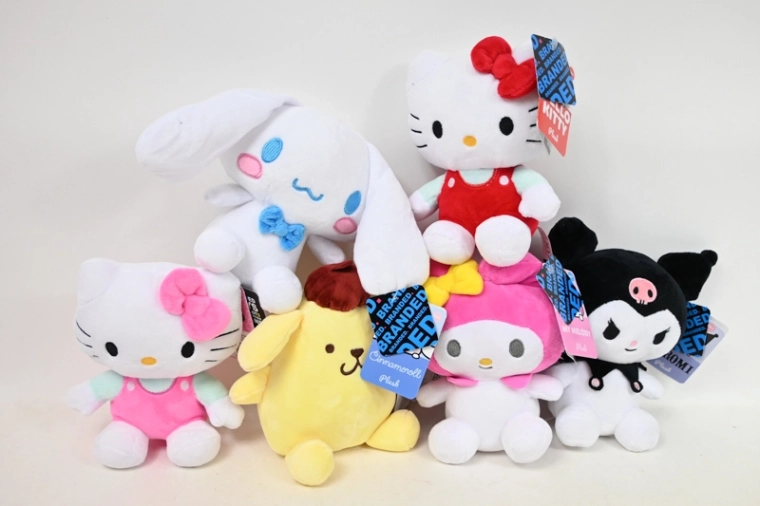 Plišasta Hello Kitty 18 cm