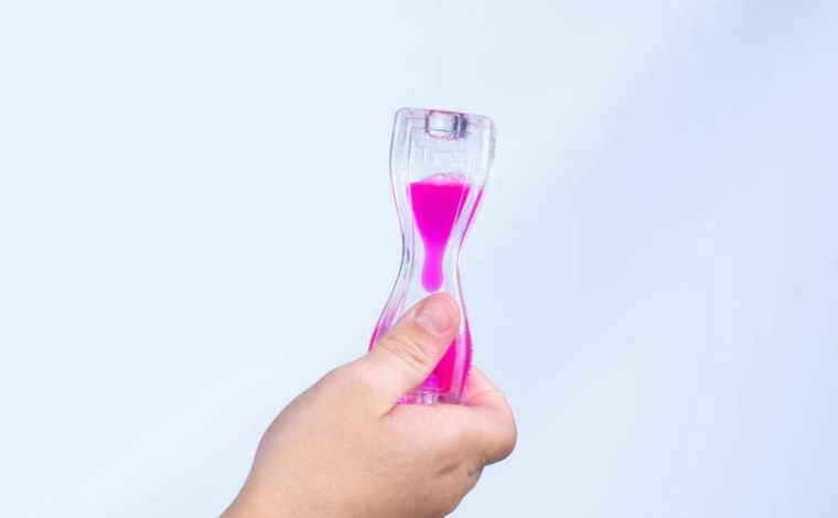 Fidget Blox Vision antistresna kocka z barvno “lavo” – vijolična