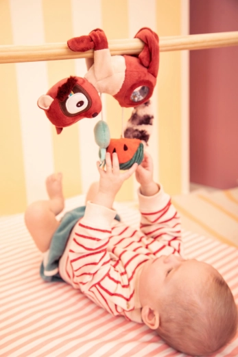 Lilliputiens viseča igrača lemur Elvis