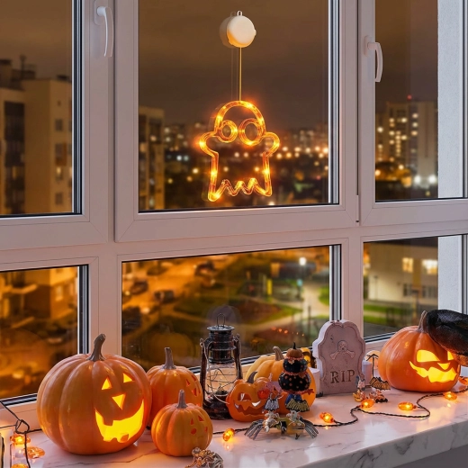 Svetleča halloween dekoracija duh s priseskom in 12 LED-lučkami