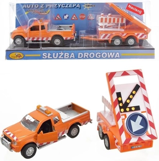 Oranžno vozilo cestne službe s prikolico 28 cm