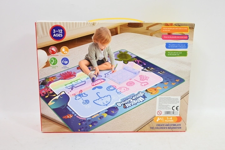 Water drawing mat with water pen