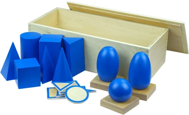 Moyo Montessori geometrijska telesa s podstavki in škatlico