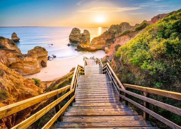Ravensburger sestavljanka Stopnišče na plažo Camilo, Algarve, 1000 kosov