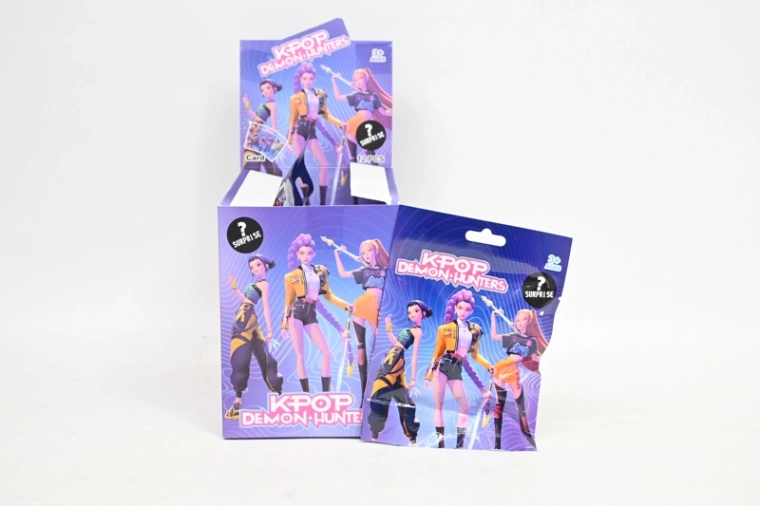 K-pop blind bag obesek za ključe KPop Demon Hunters (12 kosov v displayu)