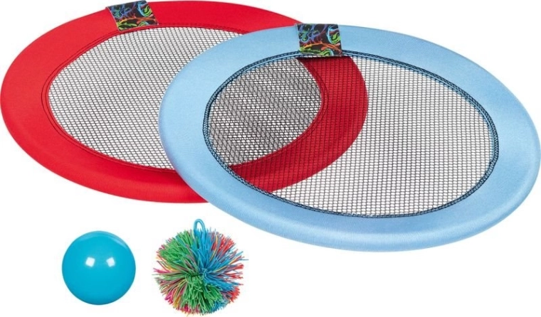 Goki igra metanja in lovljenja z žogicami