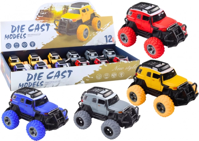 Terensko avtomobilček 1:32 kovinsko gumijasta kolesa luči zvoki pogon