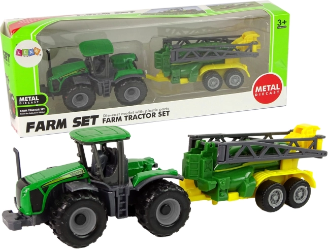 Zeleni kmečki traktor s škropilnico – igrača za otroke