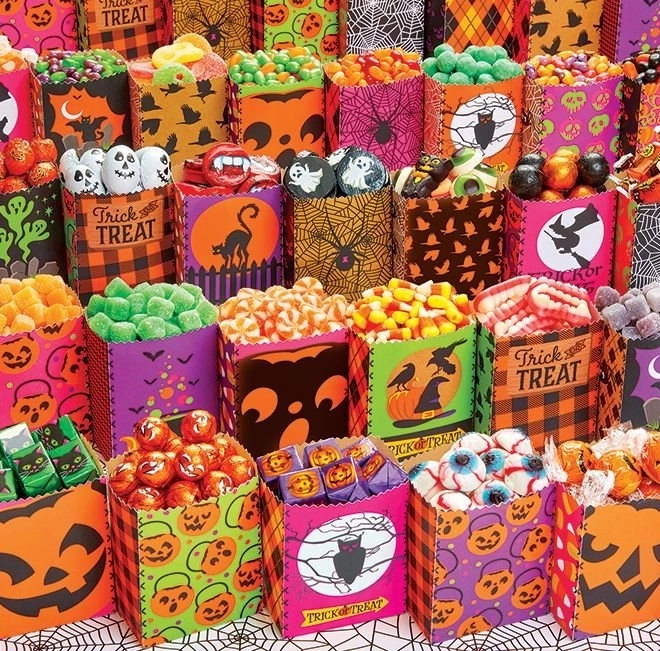 COBBLE HILL Sestavljanka Halloweenske sladkarije 500 kosov