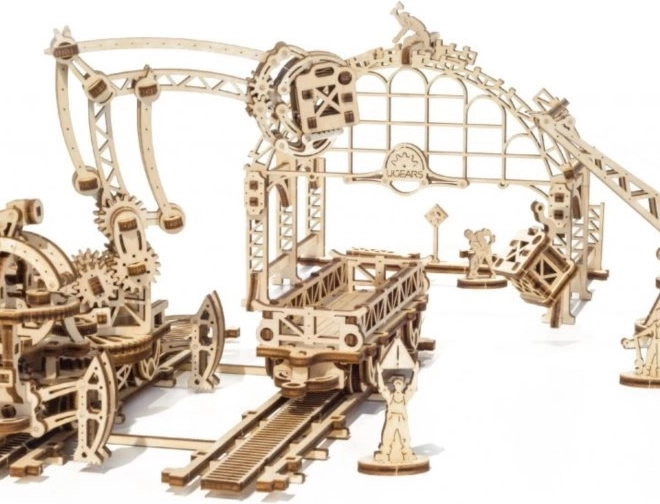 Ugears lesene mehanske sestavljanke Mechanical Town železniško pretovorišče