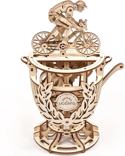 Lesene mehanske 3D sestavljanke UGEARS Kolesar – pokal z gibljivim mehanizmom