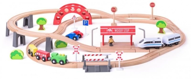 Woody železniška steza z električnim vlakcem