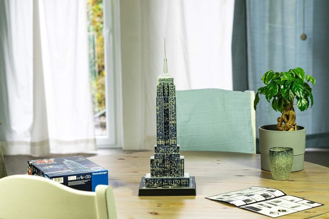 RAVENSBURGER Sijoča 3D sestavljanka Nočna izdaja Chrysler Building 216 kosov
