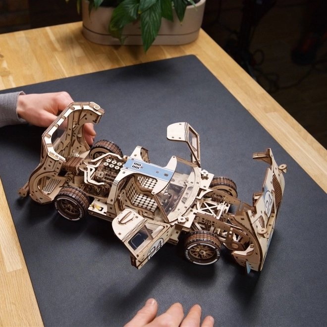 Ugears 3D lesena mehanska uganka Endurance Racer