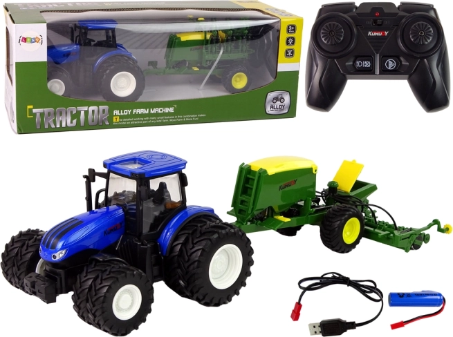 zabavni RC traktor s balirnikom v merilu 1:24 moder
