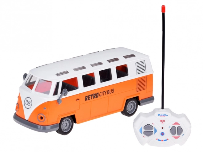 Retro avtobus na daljinsko upravljanje