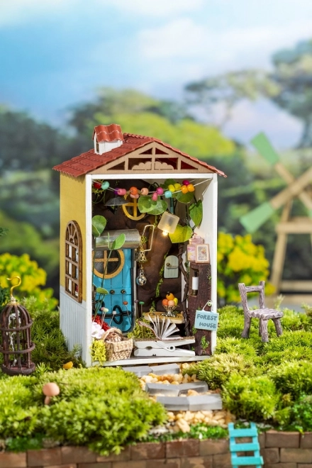 RoboTime miniatura pravljične hiške Posojeni vrt
