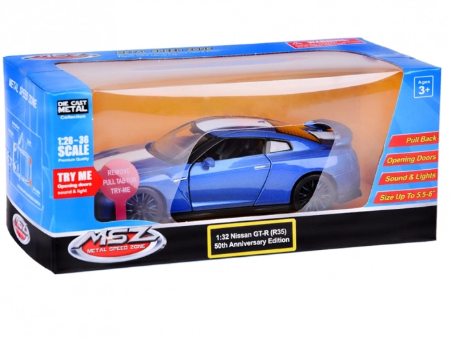 Avto Nissan GT-R z odpiranjem vrat